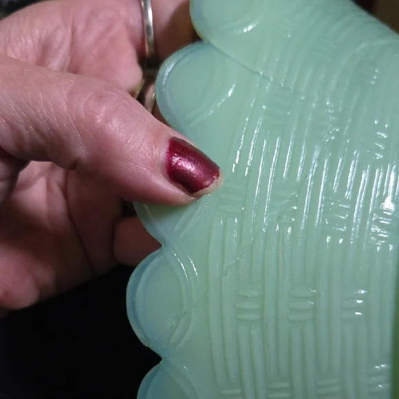 Mint Green Hen on Nest Dish Jadeit - Picture 2 of 15